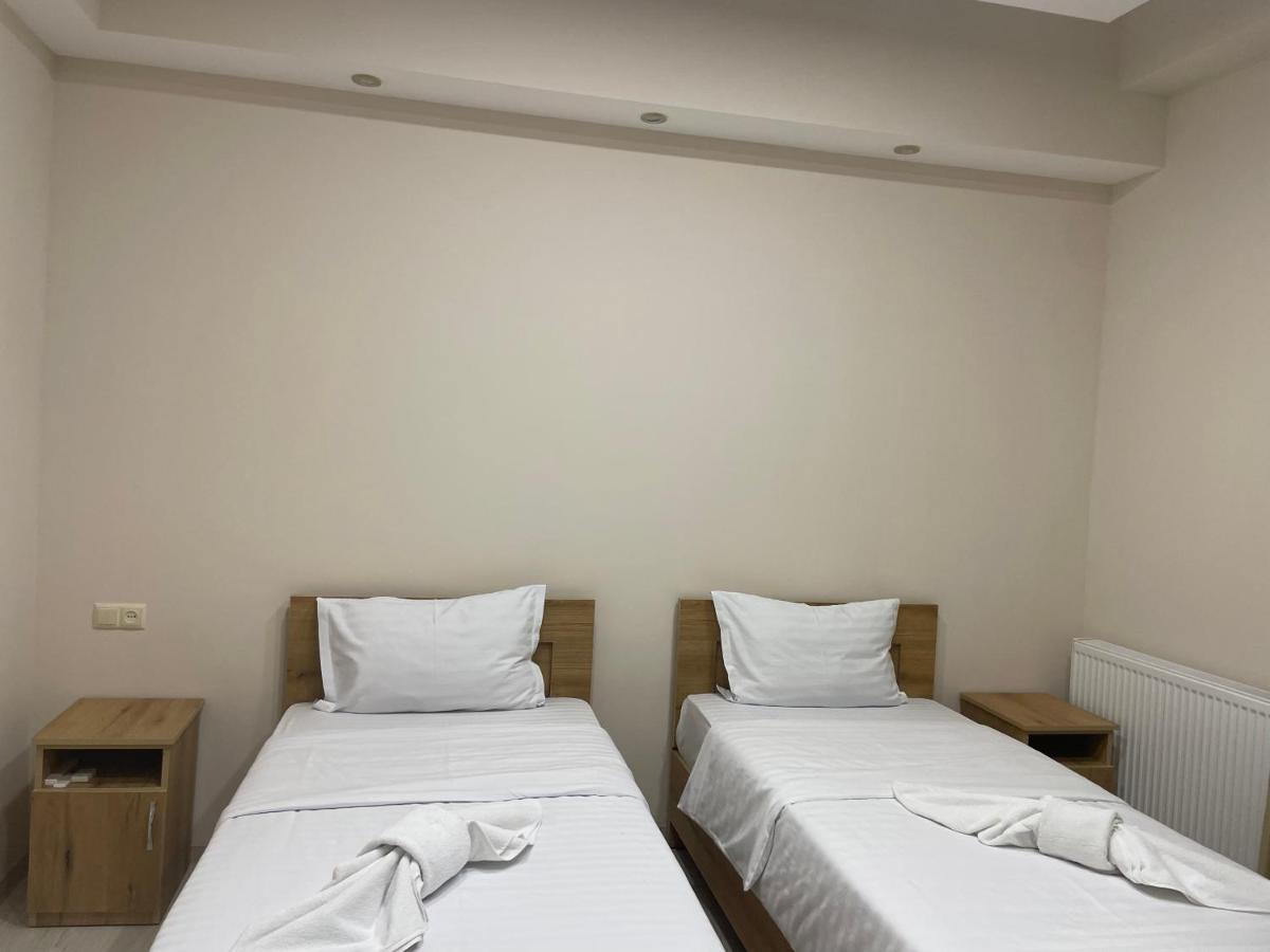 Kamar Hotel 이제반 외부 사진
